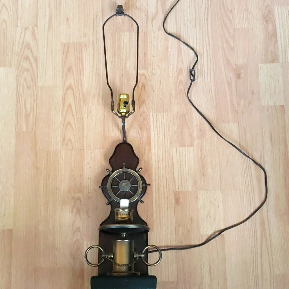 Vtg Ship's Wheel Wood & Brass Metal Electric Lamp